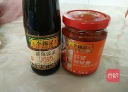 辣酱淋鸟蛋的做法图解1