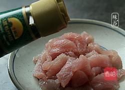 胡萝卜炒藕片的做法图解2