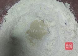 萝卜干肉馅包子的做法图解2