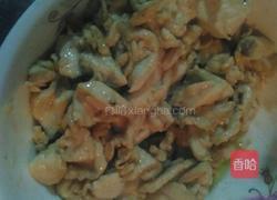 蒜苗炒鸡胸肉的做法图解3