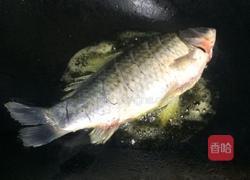 黄豆酱烧鲫鱼的做法图解3