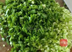 猪肉韭菜虾仁馅的做法图解3