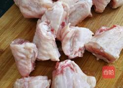 土豆烧鸡翅的做法图解1