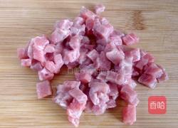 胡萝卜豌豆炒牛肉的做法图解1