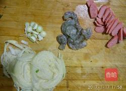虾仁鸡蛋面的做法图解2