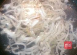 虾仁鸡蛋面的做法图解6