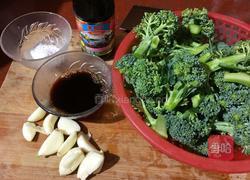 白灼西兰花的做法图解1