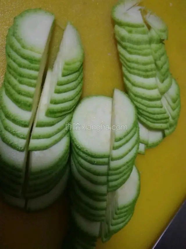 云南小瓜切薄片