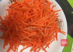 胡萝卜大蒜炒肉丝的做法图解3