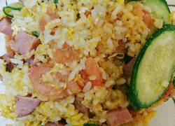 番茄黄瓜蛋炒饭