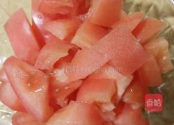 番茄黄瓜蛋炒饭的做法图解1