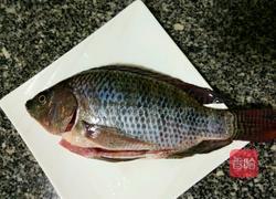 黄豆酱焖罗非鱼的做法图解2