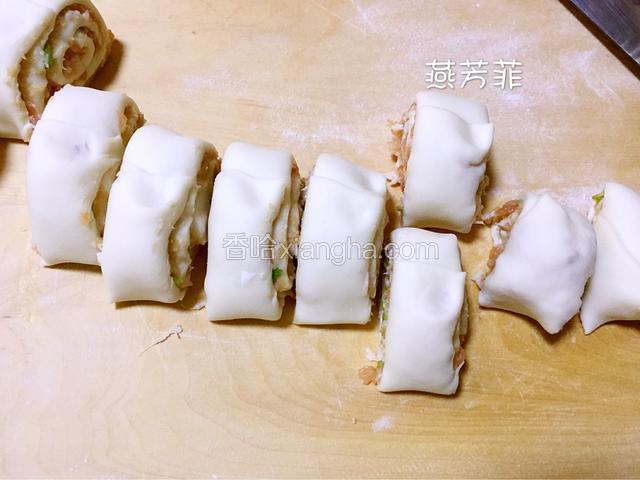根据自己的需要切成段，我的是3cm宽。