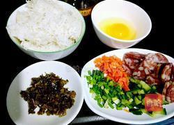 香肠炒米饭的做法图解3