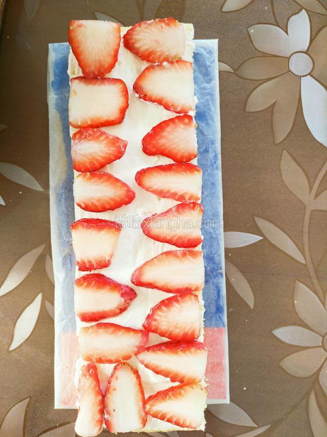 放上草莓