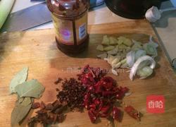 信阳家常香菇炖腊鸡的做法图解5