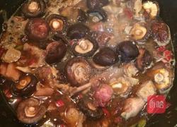 信阳家常香菇炖腊鸡的做法图解9