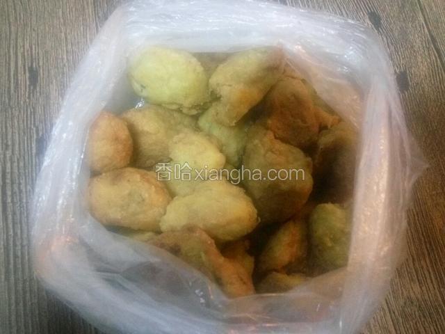 备好猪肉丸,老姐自己做的。