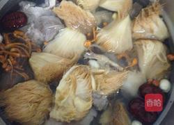 猴头菇虫草花龙骨汤的做法图解3
