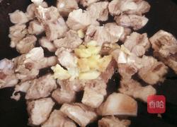 白萝卜清炖排骨的做法图解3