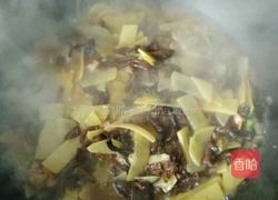 榛蘑土豆片的做法图解6