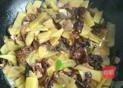 榛蘑土豆片的做法图解7