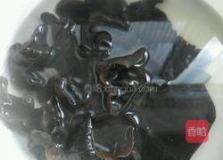 木耳西兰花的做法图解1