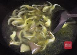蘑菇肉片汤的做法图解6
