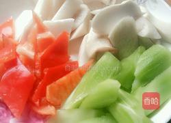 蚝油莴笋炒鸡腿菇的做法图解2