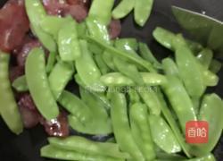 腊肠炒荷兰豆的做法图解4