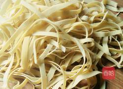 豆腐皮拌三丝的做法图解2