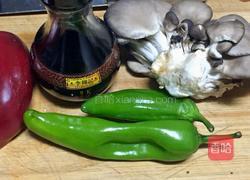 双椒蘑菇的做法图解1