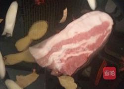 蒜泥白肉的做法图解1