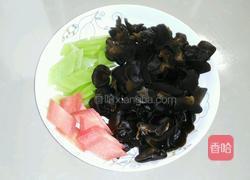 木耳肉片的做法图解2