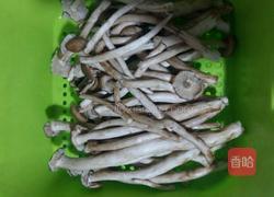 茶树菇五花肉的做法图解2