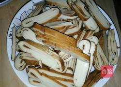 青椒豆干的做法图解1