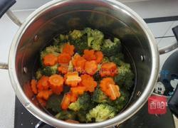 西兰花滑虾球的做法图解2