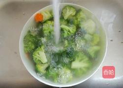 西兰花滑虾球的做法图解4