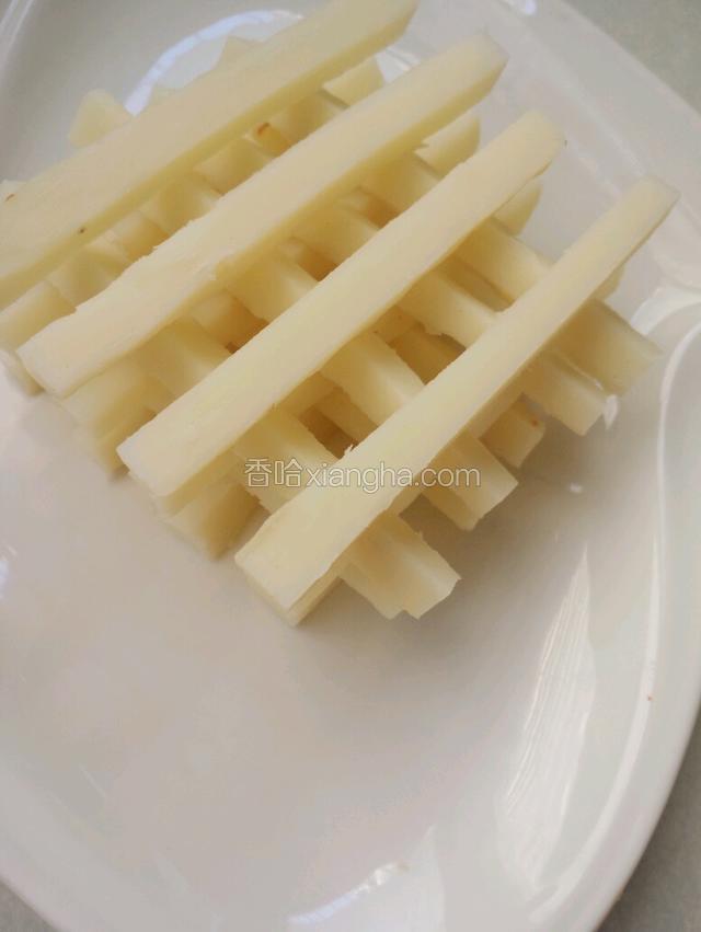 把山药条摆好