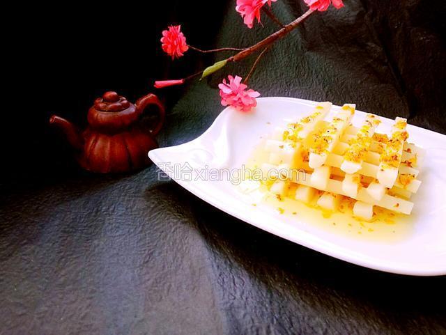      来个摆拍。:)  谢谢大家的观赏。祝亲们新春快乐！万事如意！！