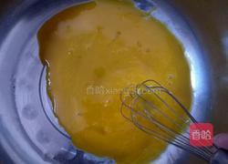 八寸戚风蛋糕胚的做法图解3