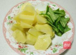 土豆烧鸡块的做法图解3