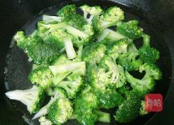 耗油西蓝花的做法图解3