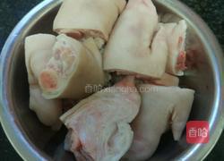 红烧猪蹄的做法图解1