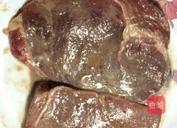 黑胡椒牛排的做法图解1