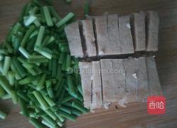 蒜苔炒火腿的做法图解2