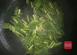 蒜苔炒火腿的做法图解3