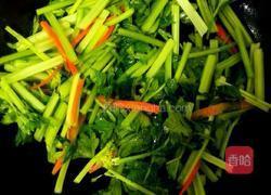 香芹炒肉丝的做法图解7