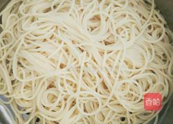 火腿炒意面的做法图解5