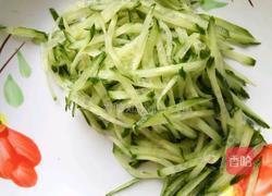 拌麻酱凉皮的做法图解2